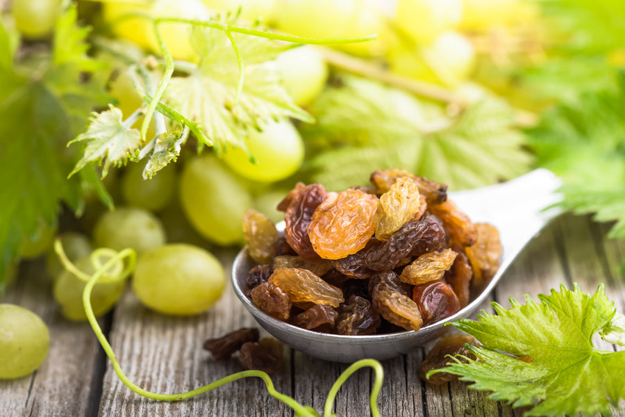 How are Raisins a Healthy Snack in Summer?